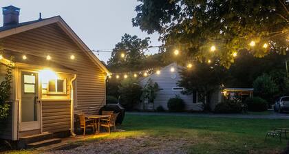 3BR on Main Street ★ Downtown Belmont ★ 5 Min Walk