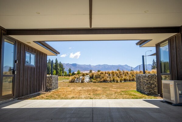 Property grounds - Tussock Treasure 1 - Twizel (Twizel)