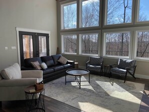 Smart-tv, pejs, videospil, dvd-afspiller