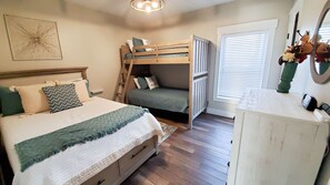 5 bedrooms, iron/ironing board, free WiFi, bed sheets