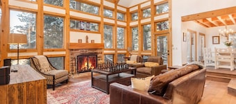 RAVEN WOOD, 400 FT TO SKI RUNS, HOT TUB, SAUNA, PRIVATE