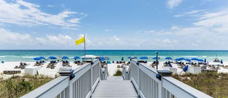 Am Strand, Liegestühle, Strandtücher