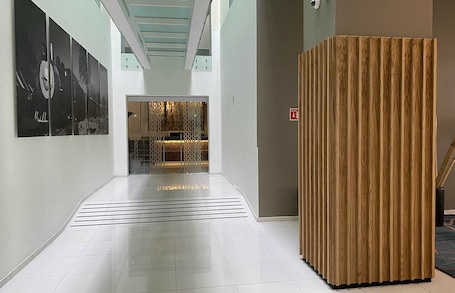 Interior. Hotel MX forum buenavista CDMX, Trademark by Wyndham