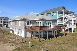 Exterior - Dual-unit 5 BR beach retreat, perfect for families or friends that enjoy vacationing together! (Oak Island)
