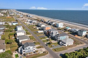 Exterior - Dual-unit 5 BR beach retreat, perfect for families or friends that enjoy vacationing together! (Oak Island)