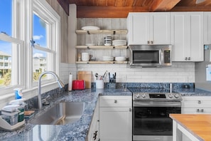 Fridge, microwave, oven, stovetop - Dual-unit 5 BR beach retreat, perfect for families or friends that enjoy vacationing together! (Oak Island)