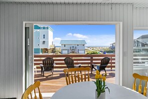 Outdoor dining - Dual-unit 5 BR beach retreat, perfect for families or friends that enjoy vacationing together! (Oak Island)