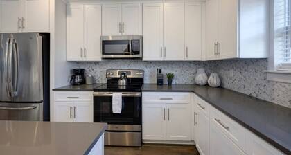 10 Mins To Broadway - Music City Group Retreat