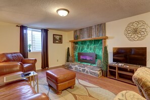 Smart TV, fireplace
