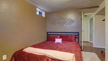 1 dormitorio, tabla de planchar con plancha, wifi gratis y ropa de cama