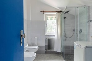 วิลล่า | ห้องน้ำ | ฝักบัว, ของใช้ในห้องน้ำฟรี, ผ้าเช็ดตัว