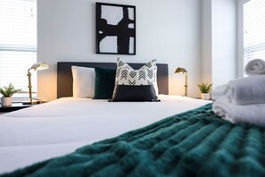 3 bedrooms, desk, iron/ironing board, WiFi