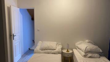 3 bedrooms, free WiFi, bed sheets