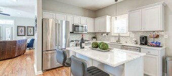 Downtown Dream Home—4 Bedroom!!