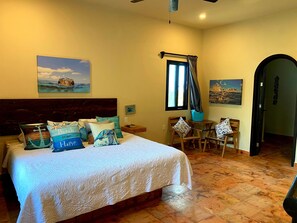 4 makuuhuonetta, tallelokero huoneessa, ilmainen Wi-Fi, vuodevaatteet