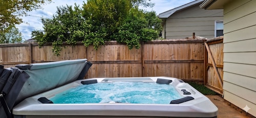 3BR Home , 6-Person Hot Tub + Fenced Yard , Dogs Welcome