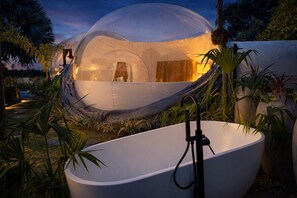 Individually decorated, individually furnished, laptop workspace - Green Land Bubble Glamping (Sosúa)