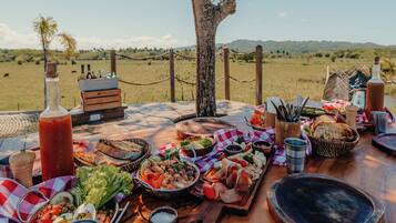 Tempat makan outdoor