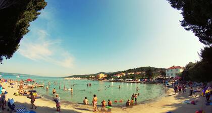 Holiday Villa with swimming pool, Blue Tree