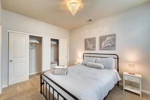 3 bedrooms, iron/ironing board, free WiFi, bed sheets
