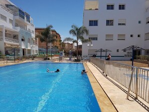 Piscine couverte, piscine extérieure