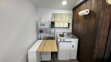 Cookware/dishes/utensils