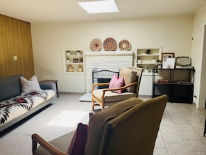 Family Suite, 2 Bedrooms, Kitchen, Courtyard Area | Egyptian cotton sheets, premium bedding, individually decorated - The Star Motel (Sedona)