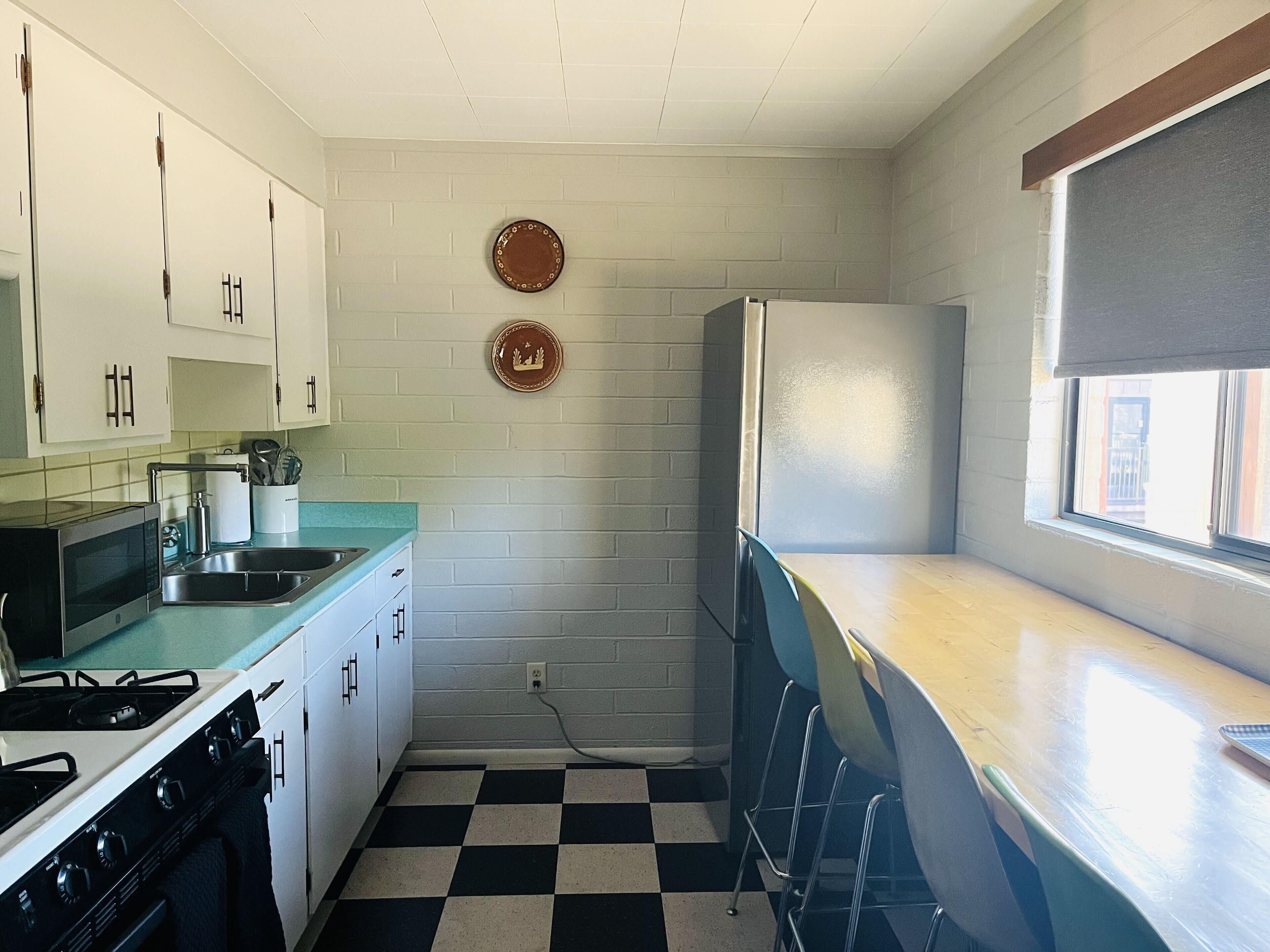 room 10 - king & kitchen | 1 bedroom, egyptian cotton sheets, premium bedding