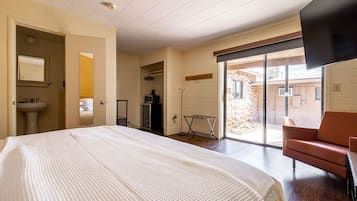 Room 9 - King | Egyptian cotton sheets, premium bedding, individually decorated