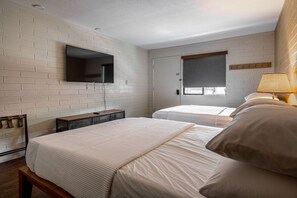 Egyptian cotton sheets, premium bedding, individually decorated - The Star Motel (Sedona)