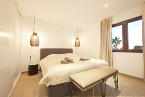 Room - Modern Villa close to Costabella beach (Marbella)