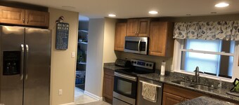 Close to the Beaches and Shopping 