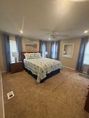 4 bedrooms, iron/ironing board, free WiFi - Close to the Beaches and Shopping (Rehoboth Beach)