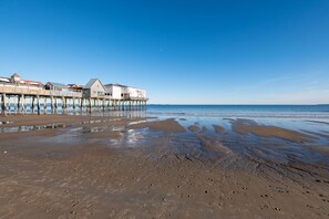 Plage, chaises longues