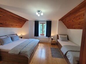3 bedrooms, iron/ironing board, travel cot, free WiFi