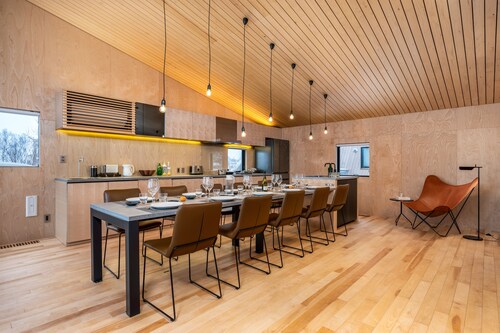 客室内のダイニングエリア