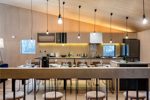 客室内のダイニングエリア