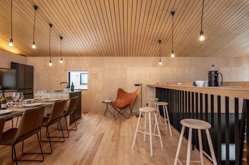 客室内のダイニングエリア