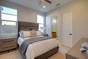 3 bedrooms, desk, iron/ironing board, internet