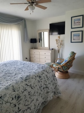 2 Schlafzimmer, Zimmersafe, Schreibtisch, Bügeleisen/Bügelbrett