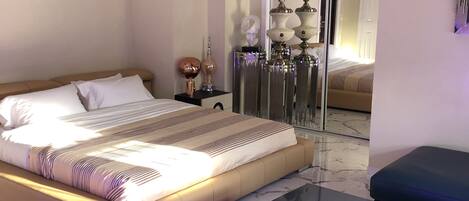 1 多间卧室、熨斗/熨衣板、WiFi、床单