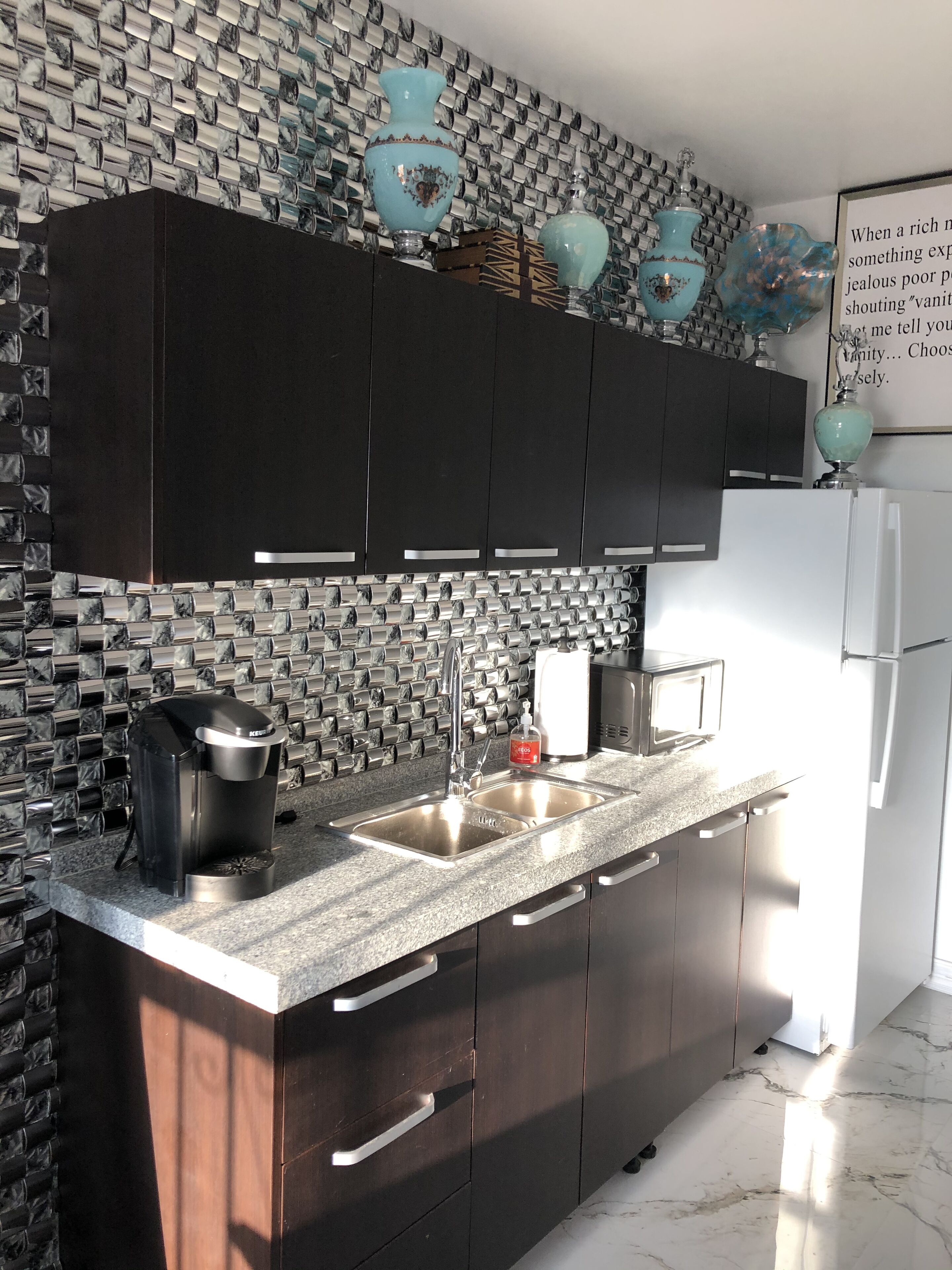 Microwave, coffee/tea maker, cookware/dishes/utensils