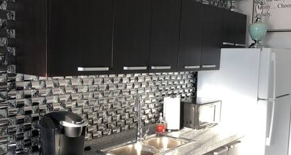 Hollywood Art Studio Apartment