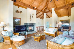 Fernseher, DVD-Player, Bücher, Videothek