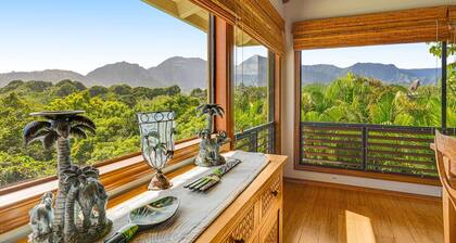 Hawaiian mansion with private pool, hot tub, ocean view, & high-speed WiFi