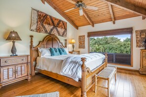 4 bedrooms, desk, iron/ironing board, travel cot