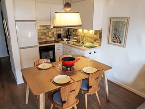 Fridge, oven, dishwasher, toaster