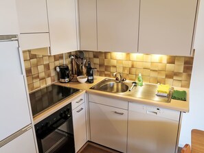 Fridge, oven, dishwasher, toaster