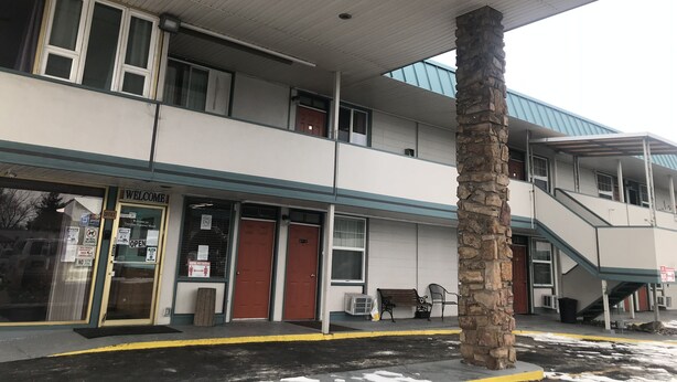Front of property - travelers uptown motel (Colorado Springs)