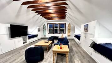 5 chambres, bureau, fer et planche à repasser, Wi-Fi gratuit